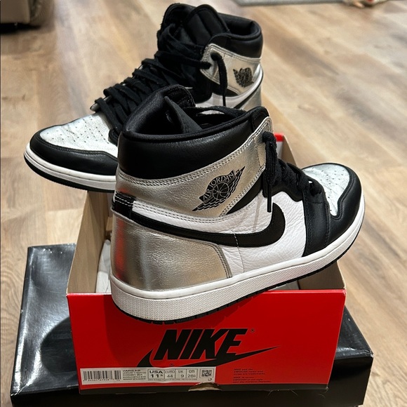 Air Jordan 1 High - Picture 1 of 5